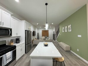 Interior - The Green House: Near NRG, Med Center & Downtown (Houston)