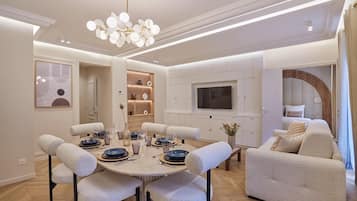 Apartment | Dining