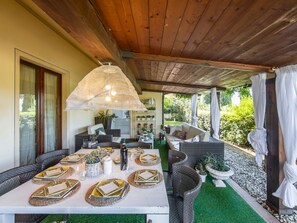 Outdoor dining - Villa Il Guscio by Interhome (Terranuova Bracciolini)