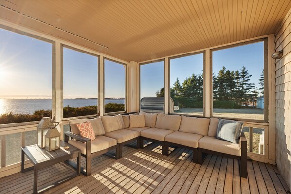 Smart TV, DVD player - Sunset Point—Private Beach, Barrel Sauna & Views of Confederation Bridge (Prince Edward Island)