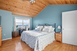 5 bedrooms, free WiFi, bed sheets - Sunset Point—Private Beach, Barrel Sauna & Views of Confederation Bridge (Prince Edward Island)