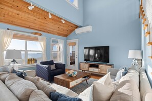 Smart TV, DVD player - Sunset Point—Private Beach, Barrel Sauna & Views of Confederation Bridge (Prince Edward Island)