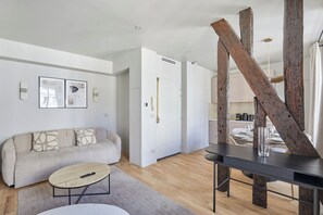 Apartment | Living area - Charming 1bdr AC Le Marais Centre de Paris (Paris)