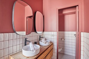 Căn hộ | Phòng tắm | Máy sấy tóc, khăn tắm 