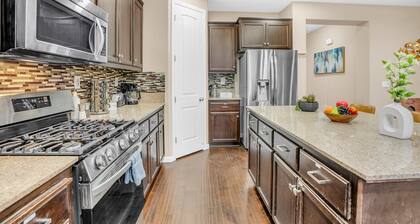 Napa Wine Country Hot Tub/Arcade/Pool Table Fun 5B