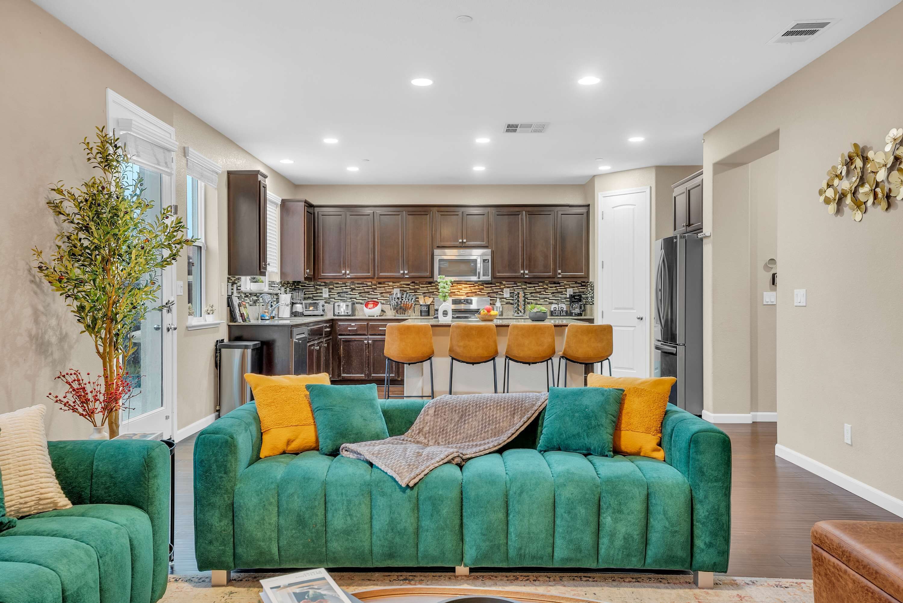 TV, fireplace, books, stereo