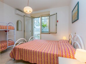 1 chambre, lit de bébé portatif, Wi-Fi (supplément), literie fournie