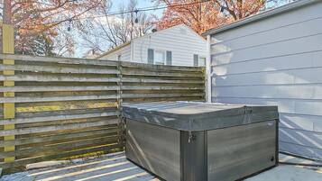 Bain à remous extérieur