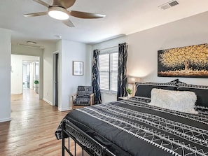 3 habitaciones, tabla de planchar con plancha, cuna de viaje y wifi 