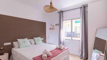 2 chambres, fer et planche à repasser, accès Internet, draps fournis