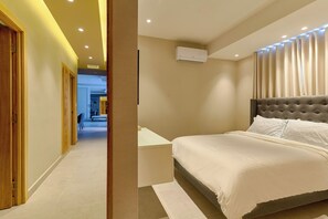 Comfort Condo, Multiple Beds, Private Bathroom, City View | 2 bedrooms, in-room safe, individually decorated, individually furnished - Las Mariposas 22-8B (Santo Domingo)