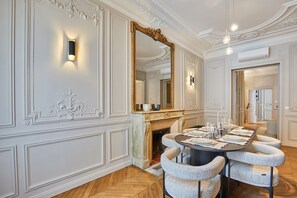 Apartment | Dining