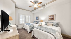 4 makuuhuonetta, silitysrauta/-lauta, ilmainen Wi-Fi, vuodevaatteet