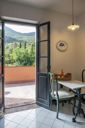 Dining - Luxury villa with pool (Marciana Marina)