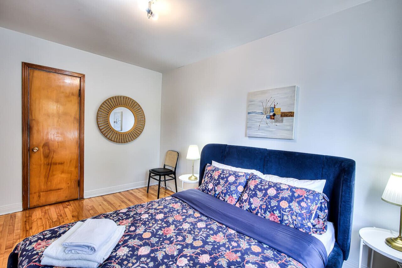 2 soverom, skrivebord, strykejern/-brett og wi-fi