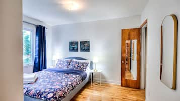 Bureau, fer et planche Ă repasser, Wi-Fi, draps fournis