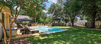Retreat w/ Heated Pool, Hot Tub, Cold Plunge, Game Room, Massage Chair – Close to Kalahari Resort