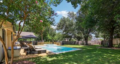 Relaxing Retreat w/ Heated Pool, Hot Tub, Cold Plunge, Game Room, Pac Man – Close to Kalahari Resort