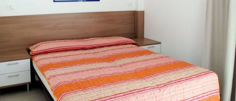 2 quartos, berço de viagem, Wi-Fi de cortesia, roupa de cama