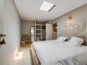 4 chambres, fer et planche à repasser, accès Internet