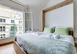 Schreibtisch, Bügeleisen/Bügelbrett, Internetzugang, Bettwäsche
