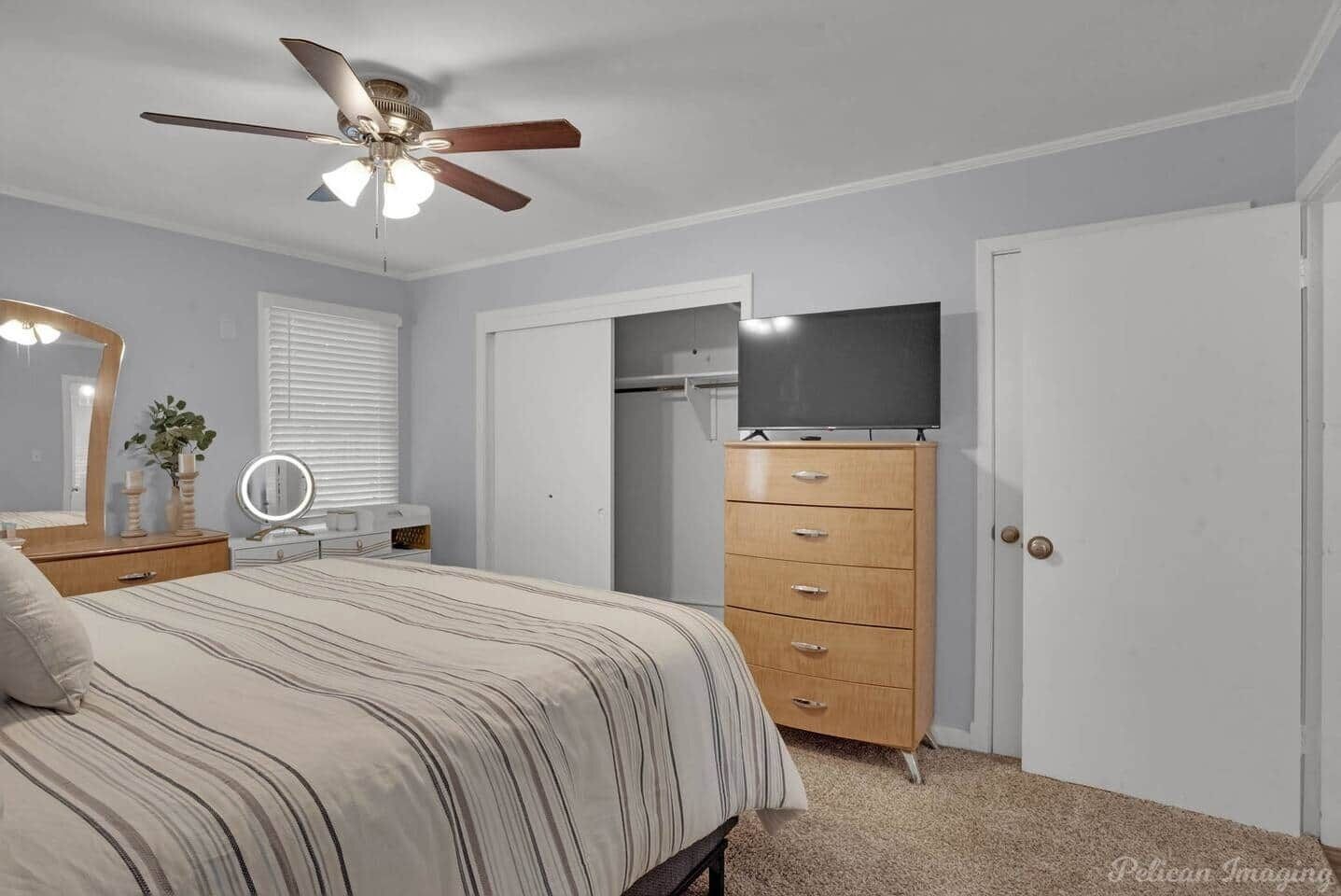 2 chambres, fer et planche à repasser, Wi-Fi, draps fournis