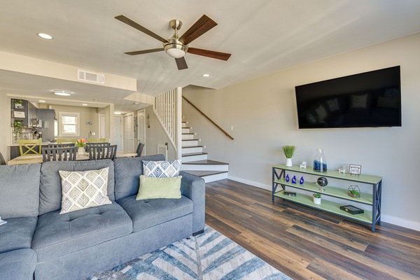 Fort Walton Beach Vacation Rental | 2BR | 2.5BA | 1,100 Sq Ft | Stairs Required