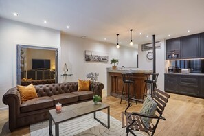 Apartment | Living area - Apartment in the Center of Paris by Studioprestige (Paris)