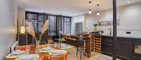 Apartment | Dining