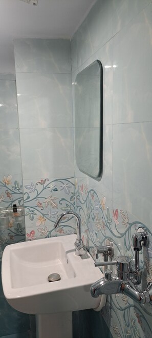 Slippers - Sun High Stay Luxury Guest House (Varanasi)