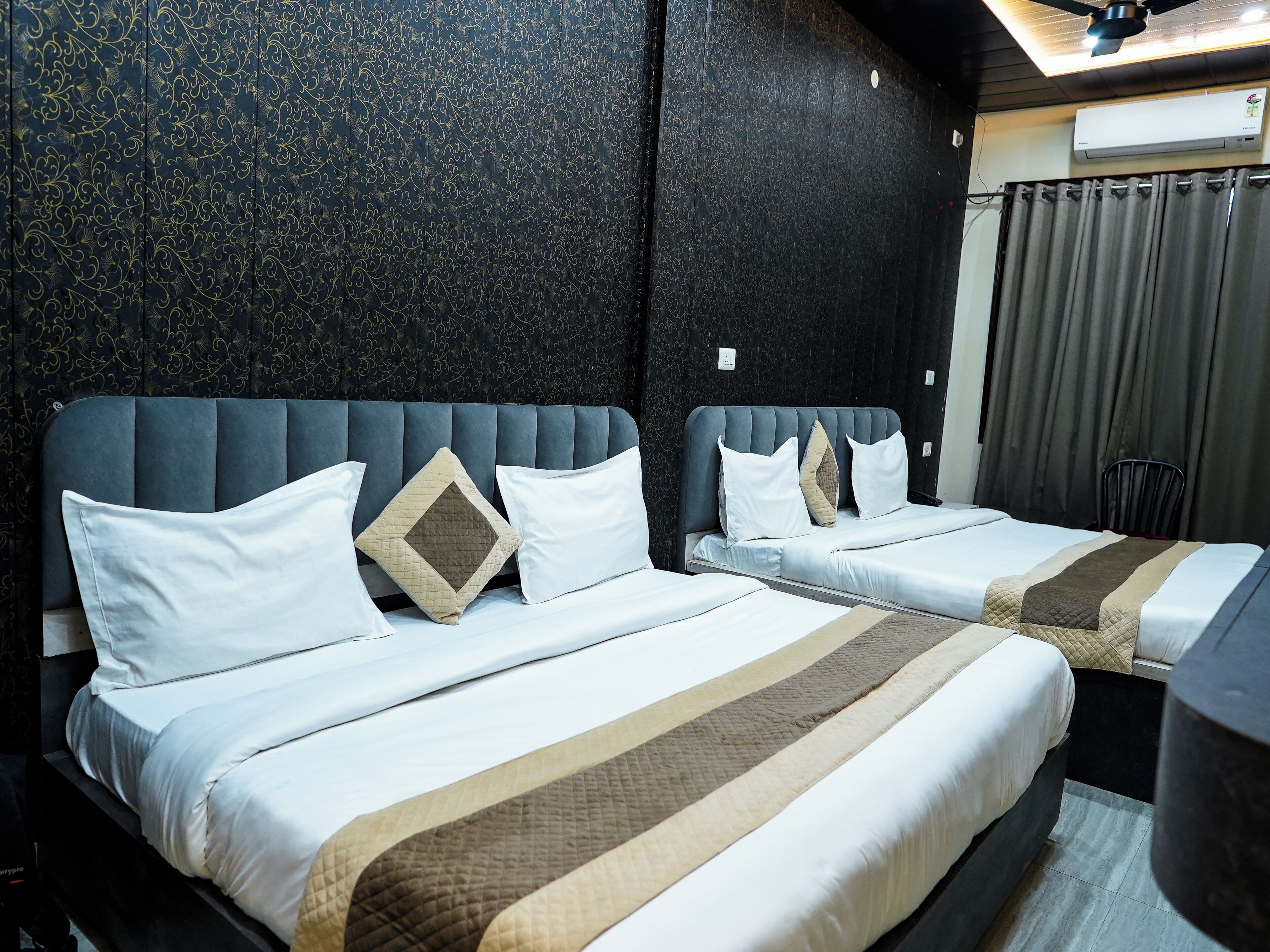 Family Room | Free WiFi