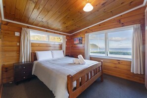 2 chambres, fer et planche à repasser, draps fournis