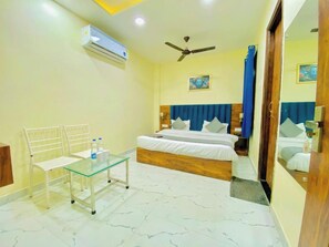 Phòng đôi Deluxe, quang cảnh thành phố | Truy cập Internet không dây miễn phí, bộ trải giường