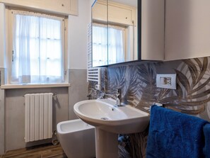 Hair dryer, towels - Apartment Tigli by Interhome (Madesimo)