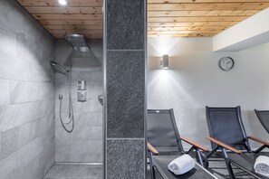 Hair dryer, towels - Brentschpark No. 73: Spacious and bright 3.5-room flat in the quiet Brentschpark neighbourhood (Scuol)
