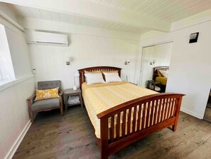 1 slaapkamer, een strijkplank/strijkijzer, gratis wifi, beddengoed