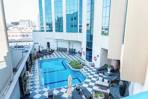 Outdoor pool - Majestic Cove Hotel (Dubai)