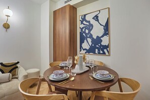 Apartment | Dining