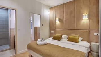 Apartment | Laptop workspace, iron/ironing board, bed sheets