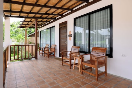 Family Room | Terrace/patio