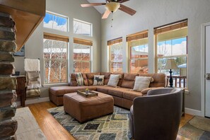 Unclassified image, 5 of 48, button