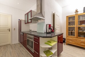 Refrigerador, horno, parrilla de estufa y lavavajillas 