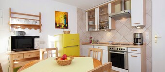 Apartment 'Schoeneberg' with Private Terrace, Private Garden and Wi-Fi