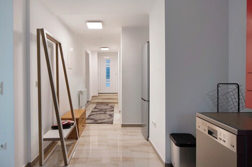 Ferienwohnung 'Monteur' mit gemeinsamer Terrasse und Wi-Fi