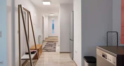 Ferienwohnung 'Monteur' mit gemeinsamer Terrasse und Wi-Fi