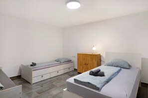 1 bedroom, free WiFi, bed sheets