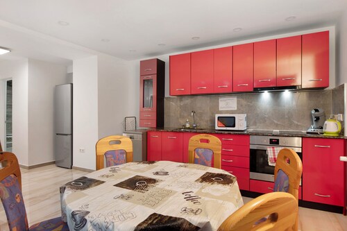 Ferienwohnung 'Monteur' mit gemeinsamer Terrasse und Wi-Fi