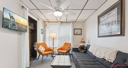 1 BR Apartment w/ a Private Yard and Beach Access