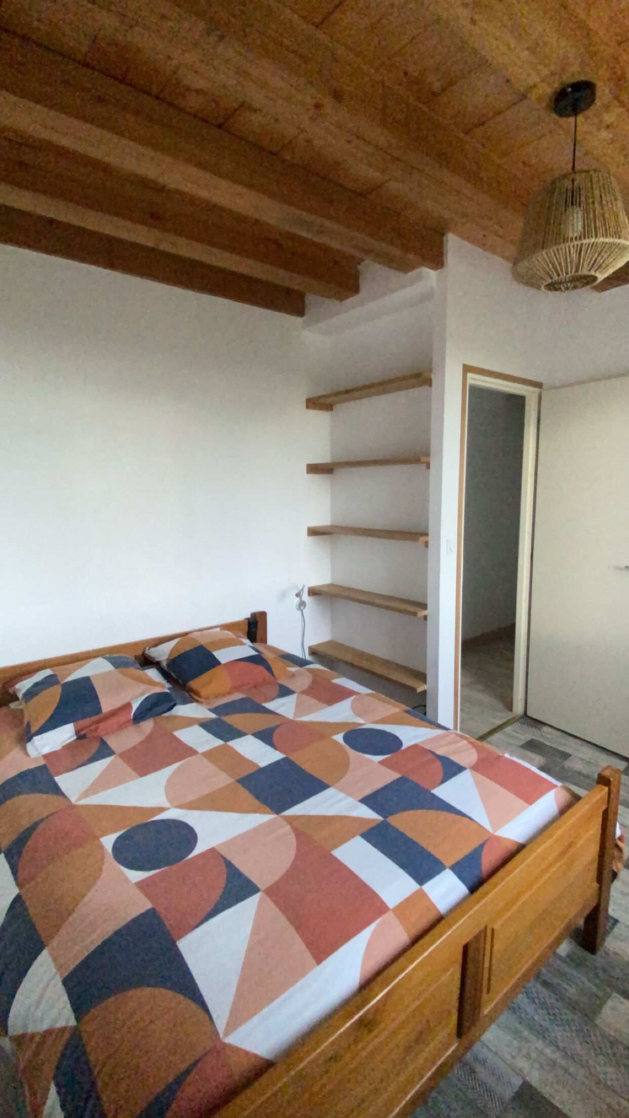 4 bedrooms, travel crib, free WiFi, bed sheets