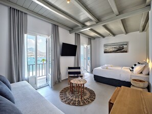 Superior-Suite, Meerblick | Zimmersafe, laptopgeeigneter Arbeitsplatz, schallisolierte Zimmer